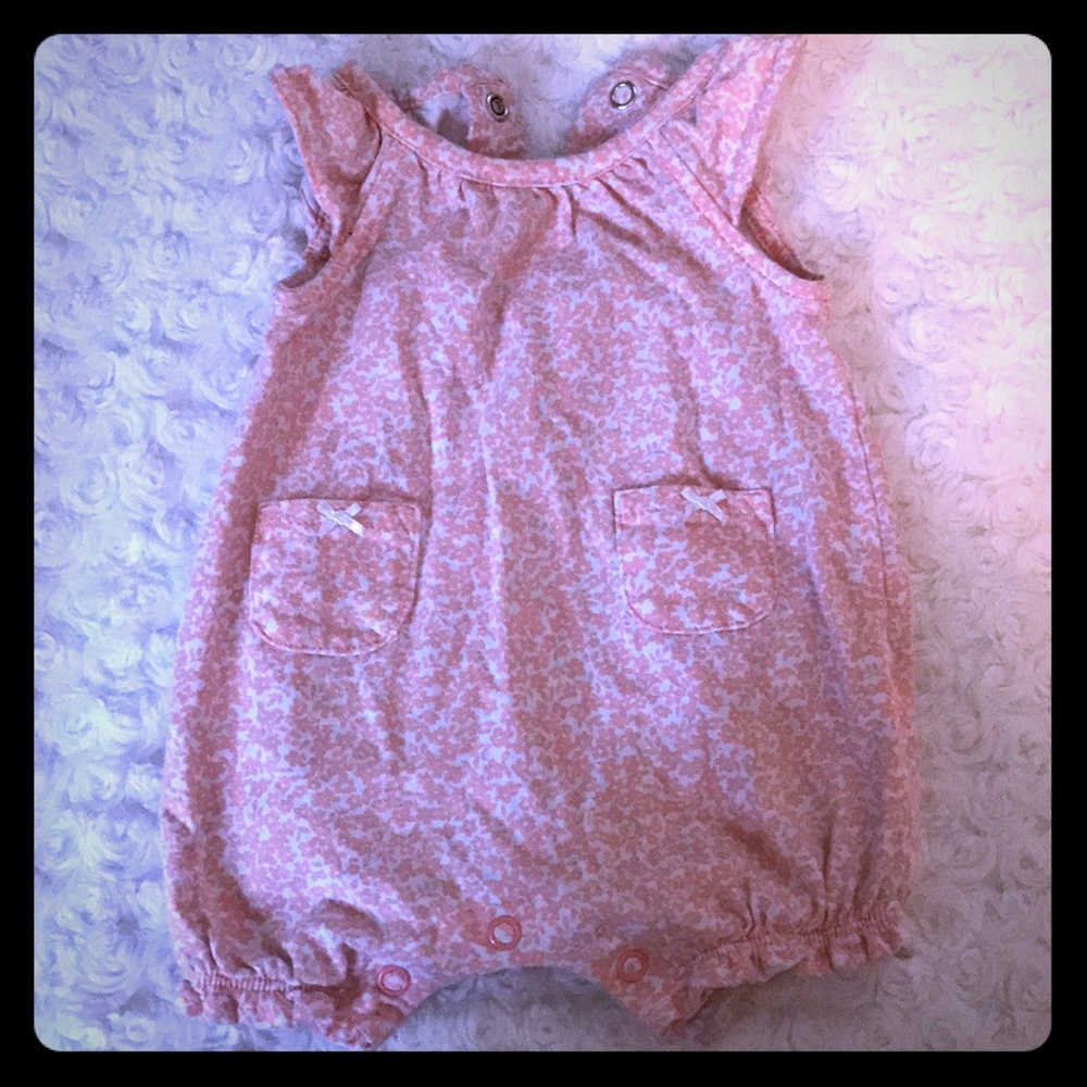 LIKE NEW Carters NB  One Piece outfit